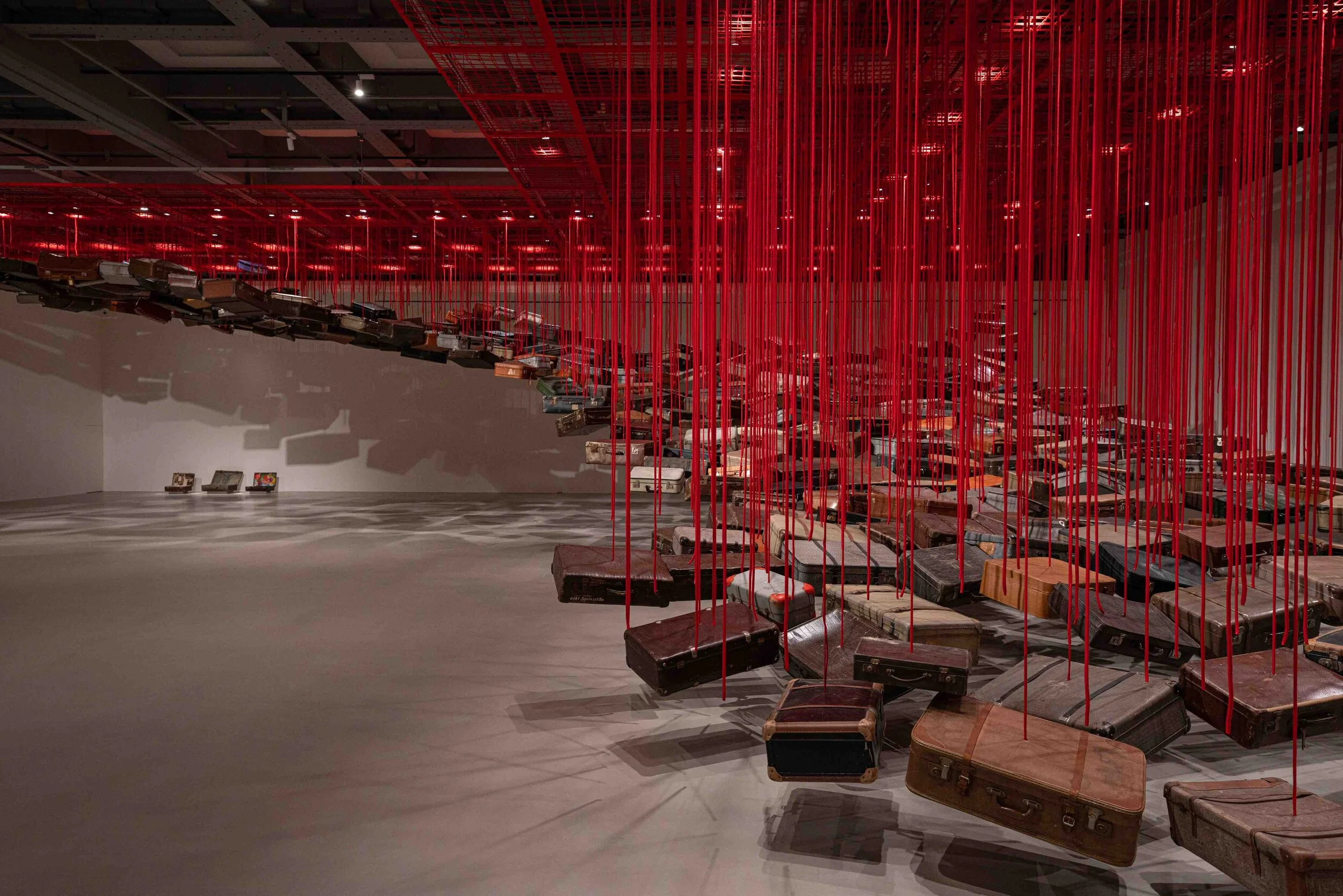 CHIHARU SHIOTA–塩田千春